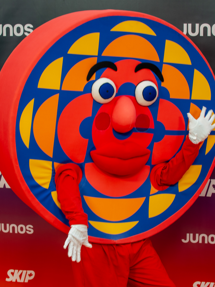 2025 JUNO Awards Orange Carpet - Larry CBC Mascot