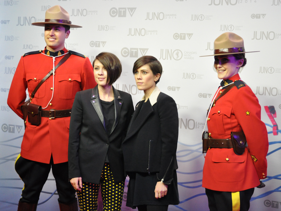2014 Juno Awards - Red Carpet Tegan and Sara - WINNER Single of the Year