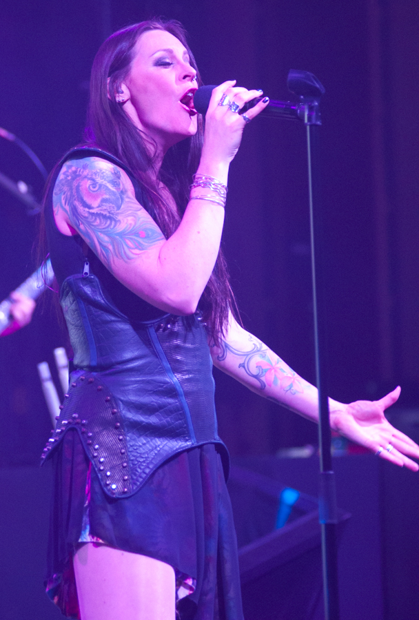 Floor Jansen - Nightwish - Decades Tour - Rapids Theater, Niagara Falls, NY - 23-Mar-2018