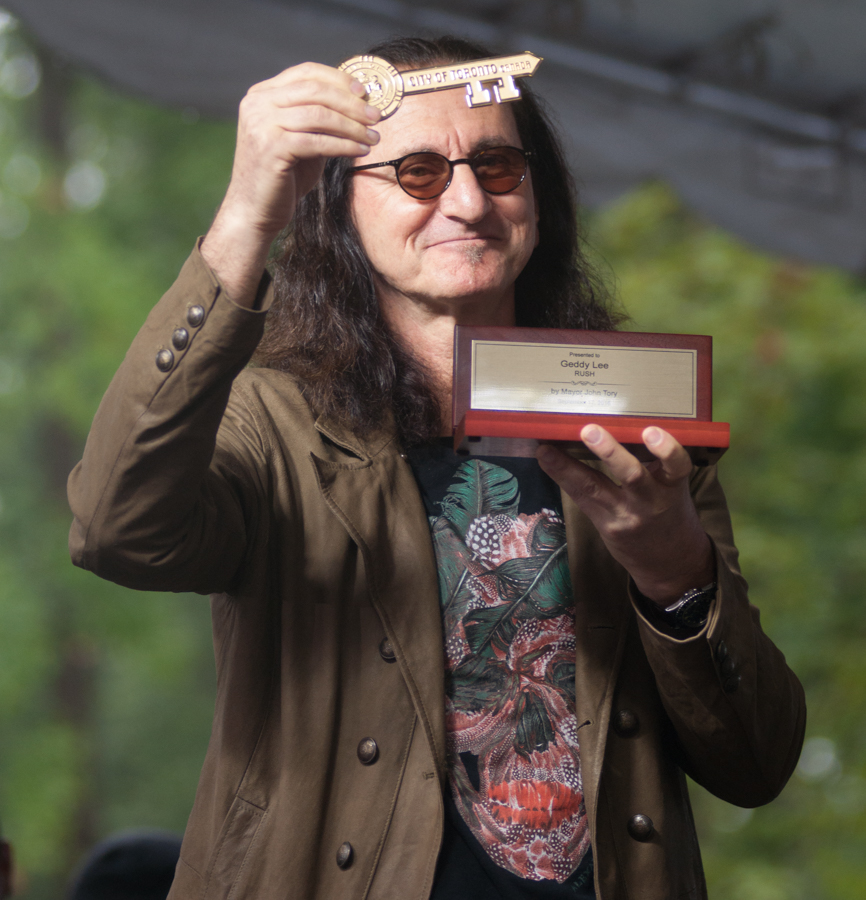 Lee Lifeson Art Park - Geddy Lee with his key To The City